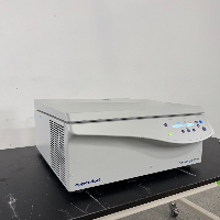 Eppendorf 5810 Centrifuge image 0